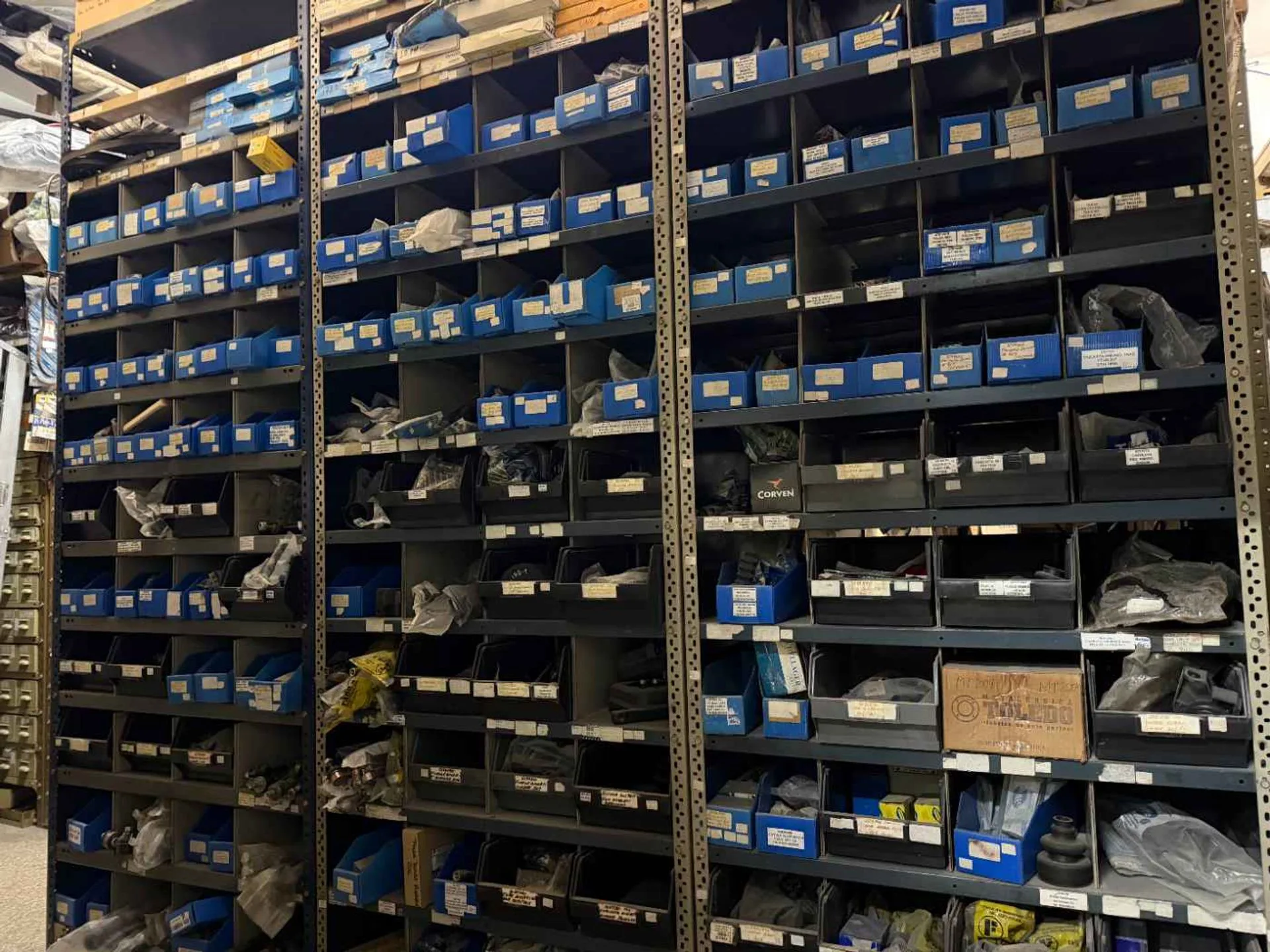 Venta Fondo de comercio repuestos autos Villa Luro foto 4