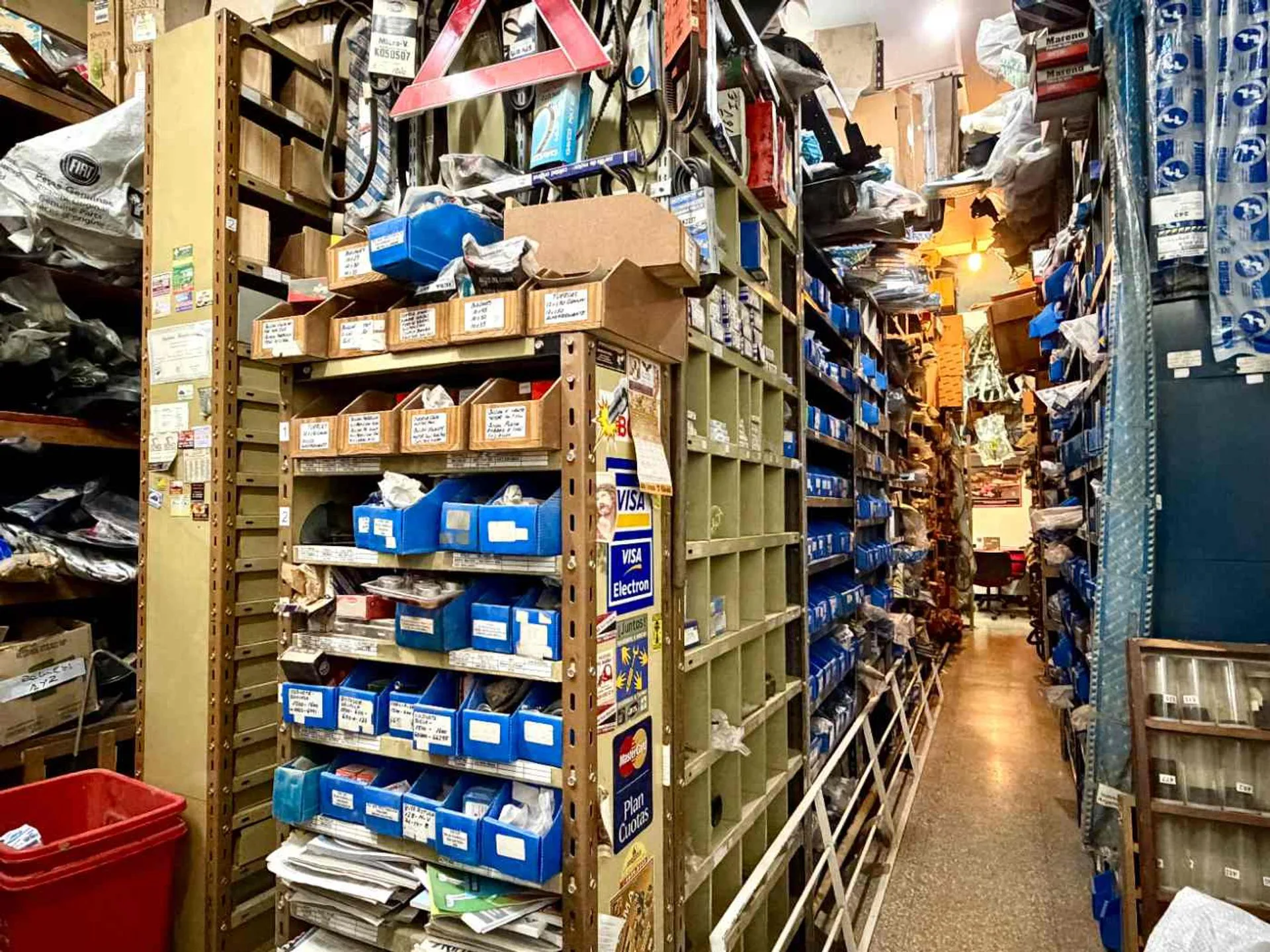 Venta Fondo de comercio repuestos autos Villa Luro foto 5