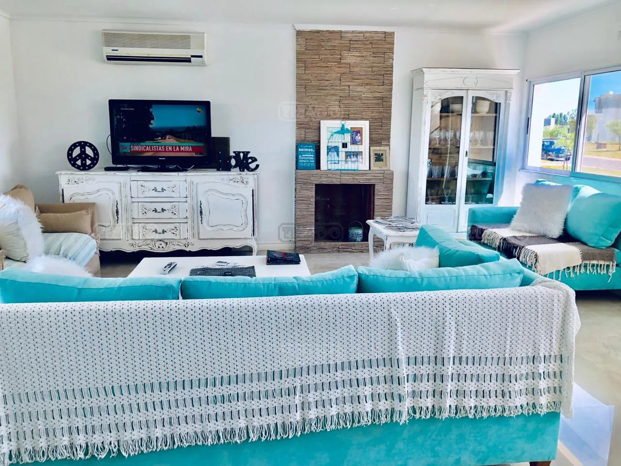 Furnished 4-Bedroom Waterfront House with Pool and Dock in San Gabriel, Villanueva – photo 11 of 12