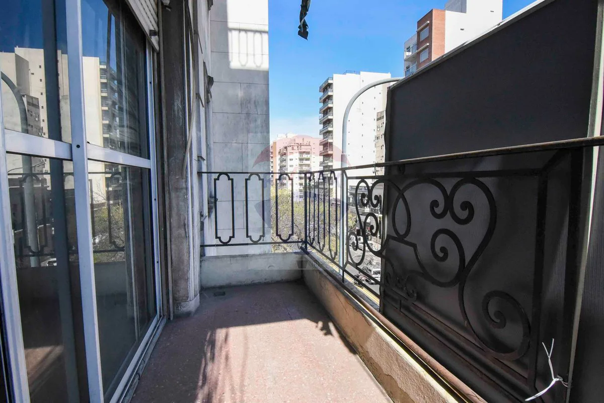 VENTA DEPTO 3 AMB.+dependcia+2Balc.+Toillet Flores foto 2