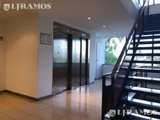 Alquiler de oficina de 239 m2 en Beccar foto 5