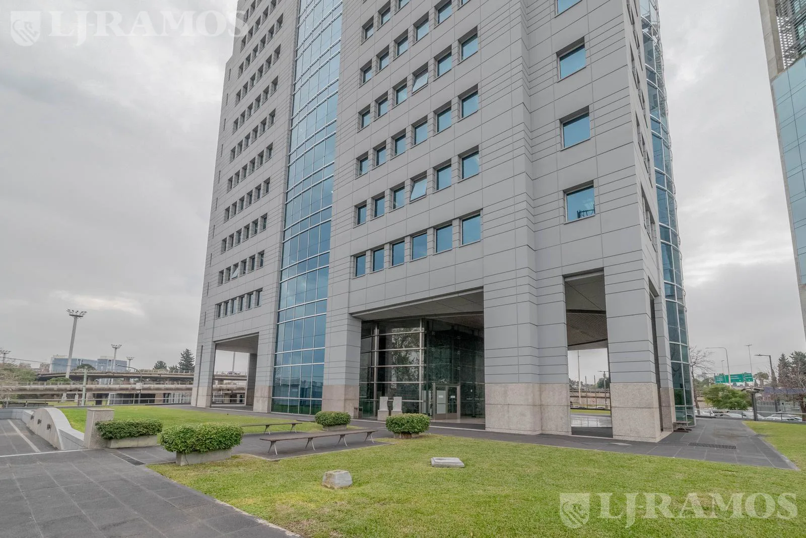 Alquiler de oficina de 399 m2 en Saavedra foto 3