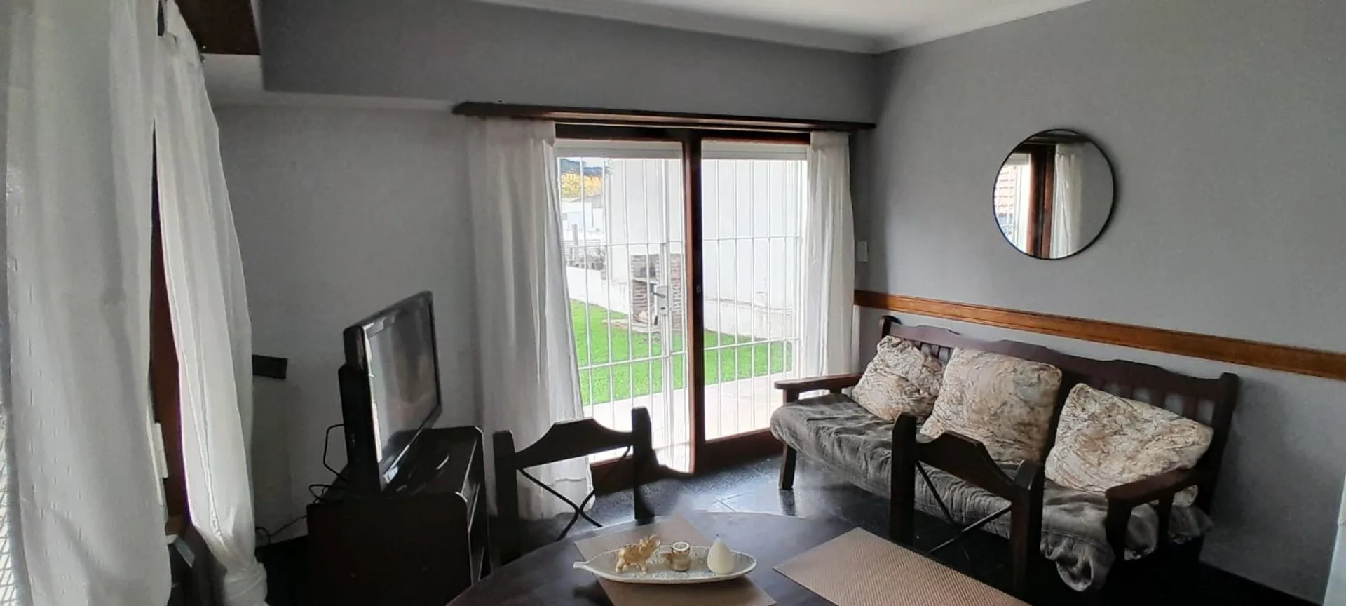 VENTA CASA 3 AMB C/PARQUE Y PARRILLA - MIRAMAR foto 3