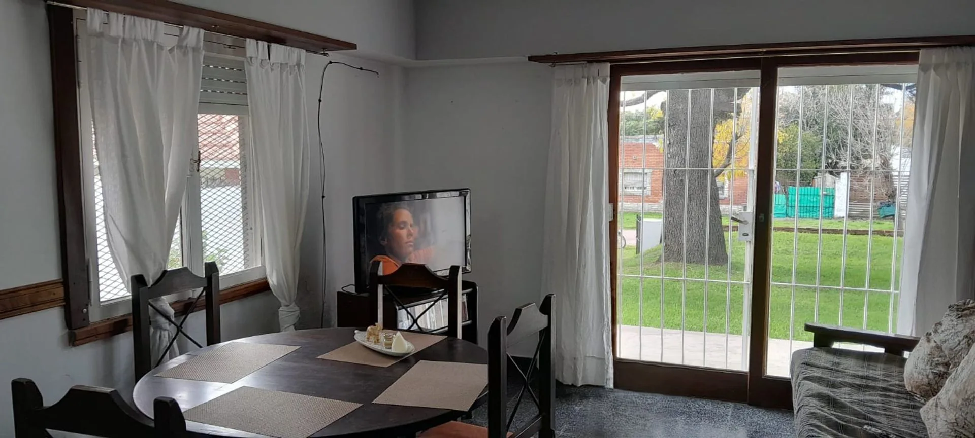 VENTA CASA 3 AMB C/PARQUE Y PARRILLA - MIRAMAR foto 4