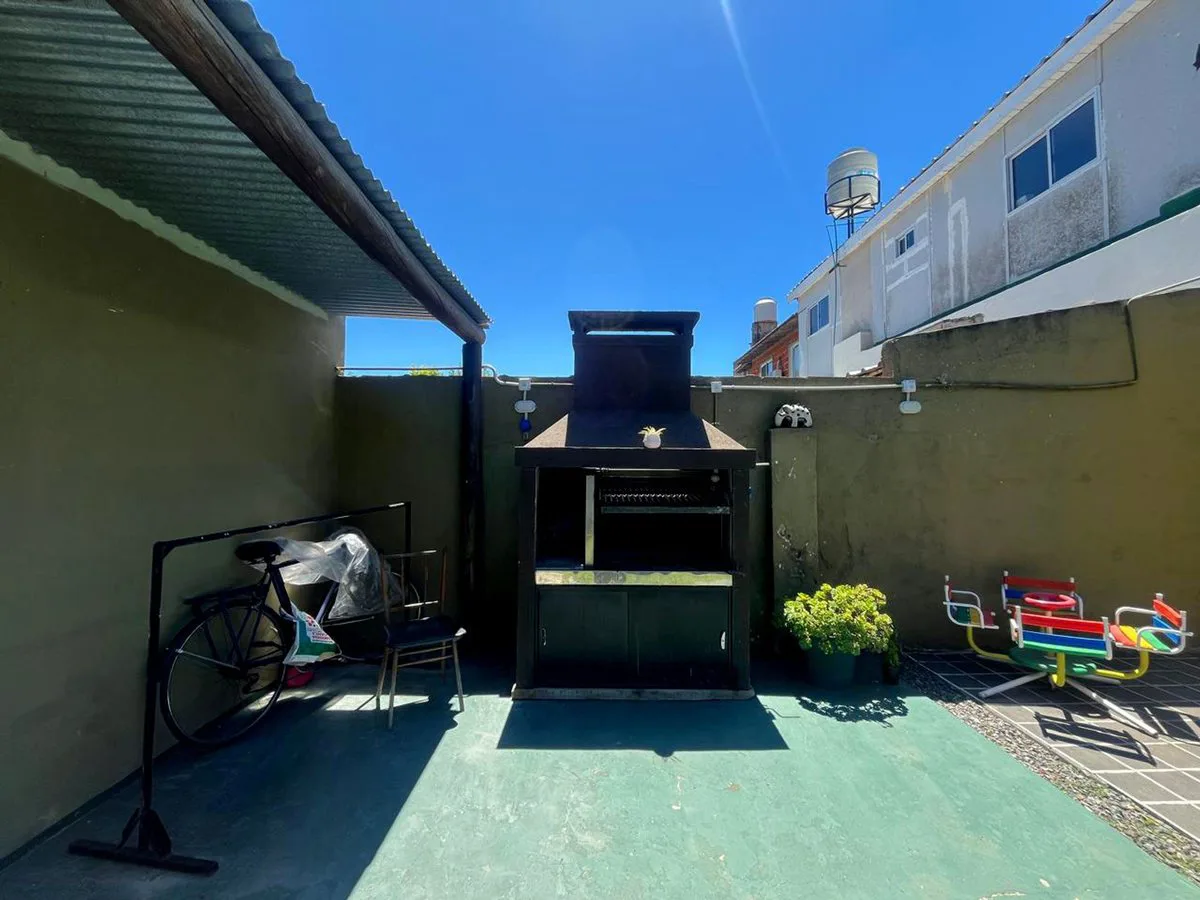 VENTA Casa 3 amb Jardin Cocheras Parri SAN ISIDRO foto 2