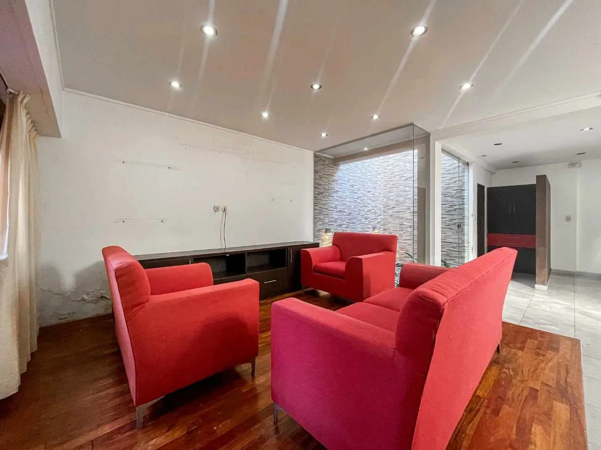 CASA 3 DOMITORIOS EN VENTA BERISSO PILETA foto 3