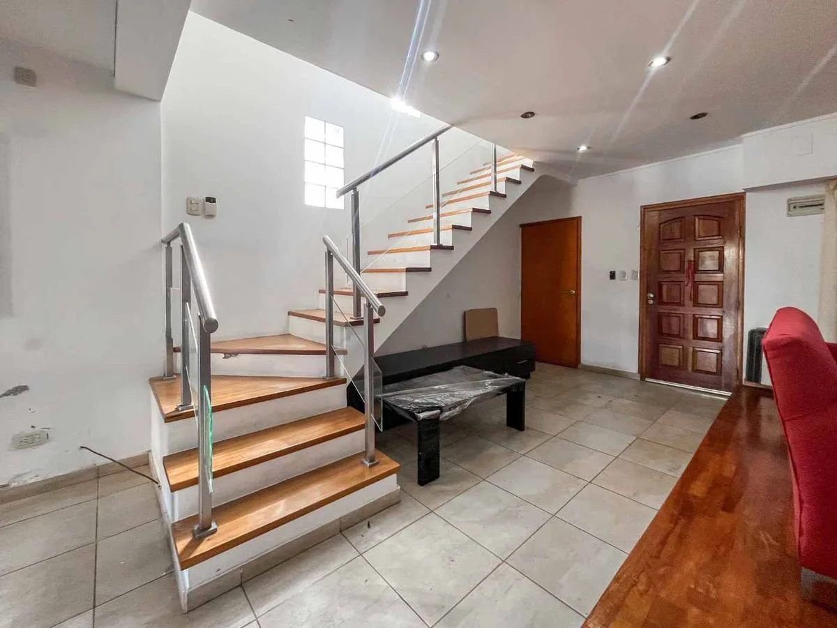 CASA 3 DOMITORIOS EN VENTA BERISSO PILETA foto 5