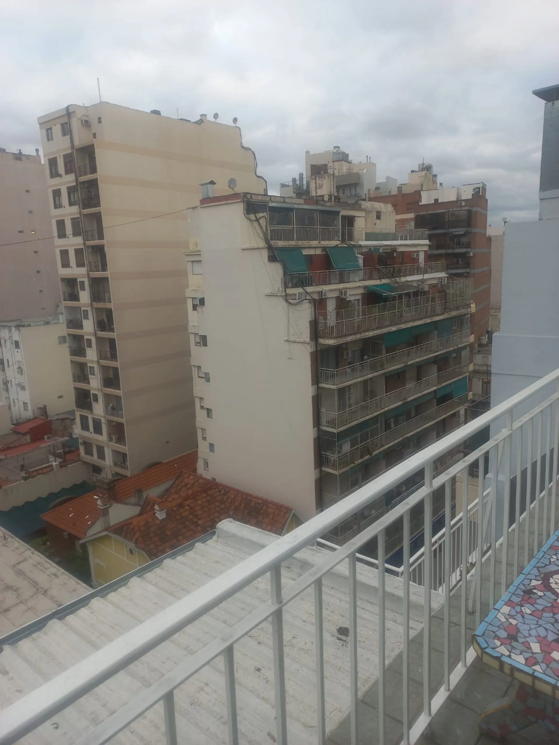 DEPARTAMENTO 2 AMBIENTES CON COCHERA - V. URQUIZA foto 2