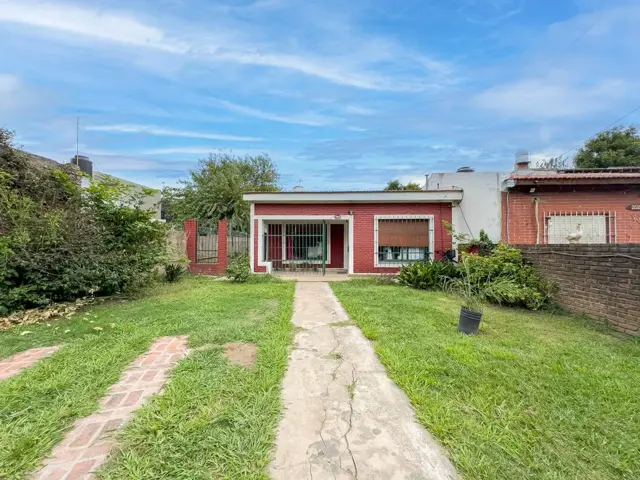 CASA EN VENTA EN MONTE GRANDE PARA DOS FAMILIAS