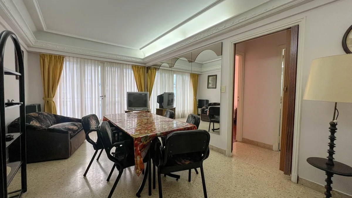 Venta departamento 2 ambientes Z/Güemes con balcón foto 4
