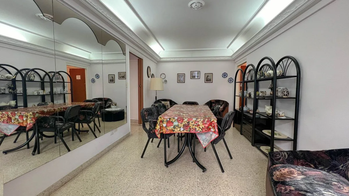 Venta departamento 2 ambientes Z/Güemes con balcón foto 5