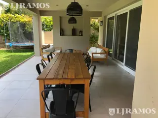 EXCELENTE CASA -AQUILER TEMPORAL - BARRIO CERRADO LA DAMASIA - ENERO 2027 foto 3