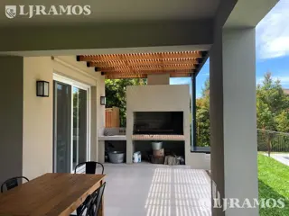 EXCELENTE CASA -AQUILER TEMPORAL - BARRIO CERRADO LA DAMASIA - ENERO 2027 foto 4