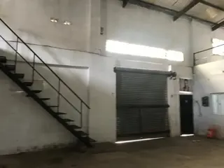 ALQUILER - GALPON 280 M2 - LA TABLADA - ZONA INDUSTRIAL foto 3
