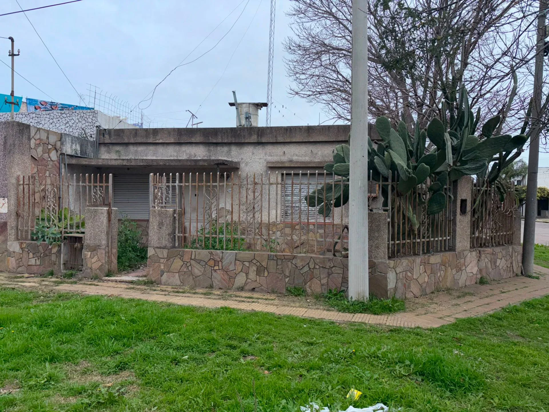VENTA CASA A RECICLAR EN VILLA CONSTITUCIÓN foto 2