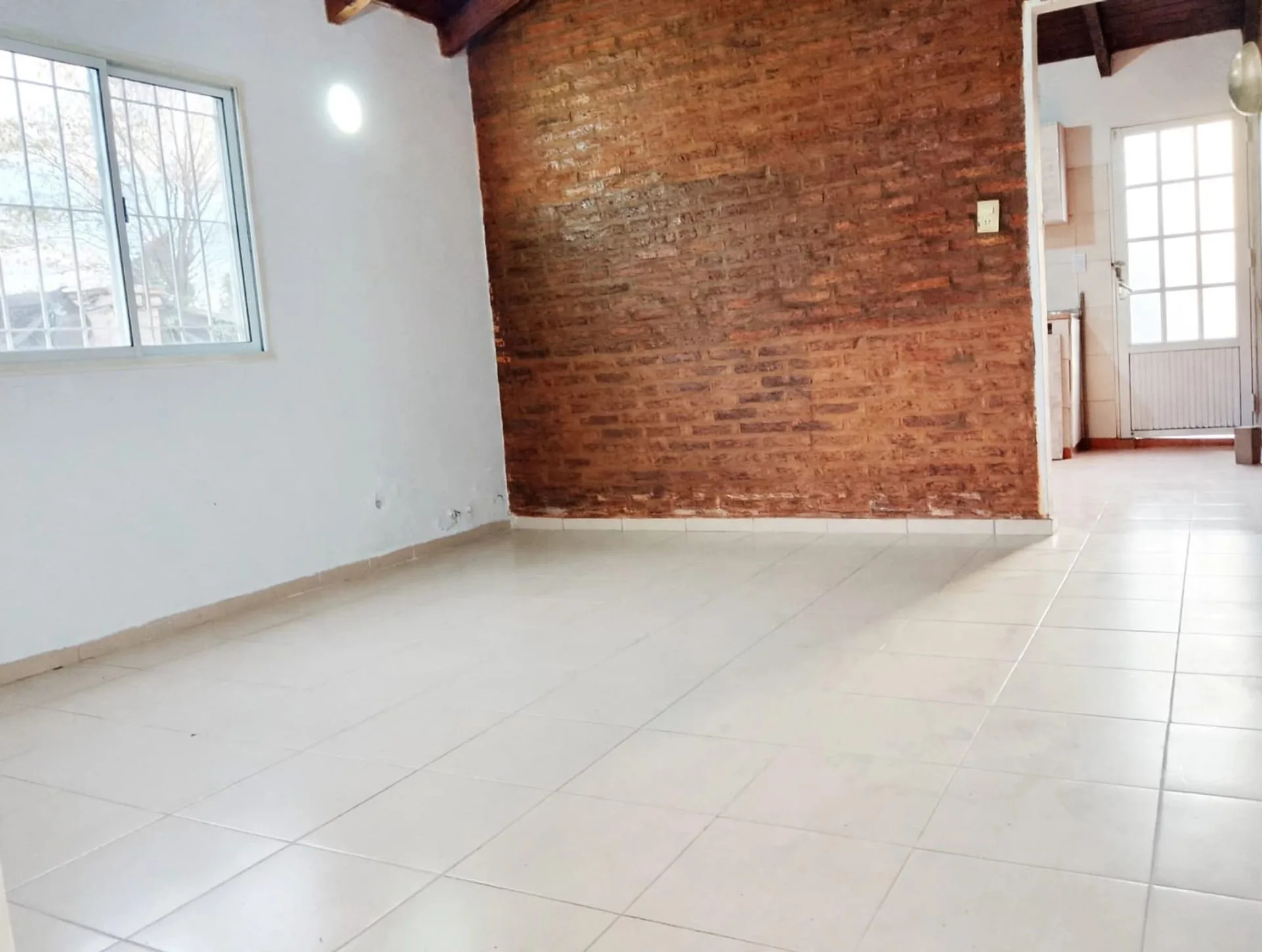 ALQUILER DE CASA DE DOS DORMITORIOS EN FUNES foto 3