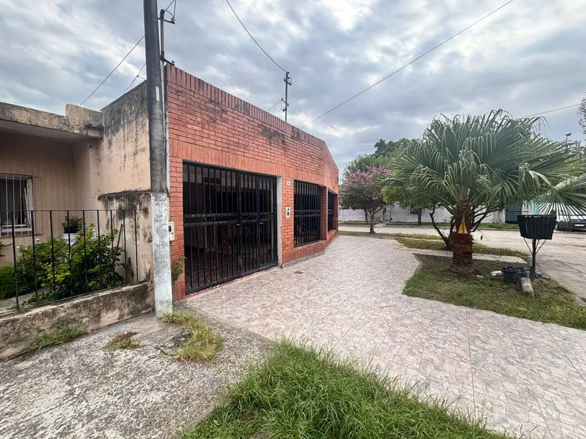 VENDO CASA A REFACCIONAR BARRIO SARMIENTO foto 4