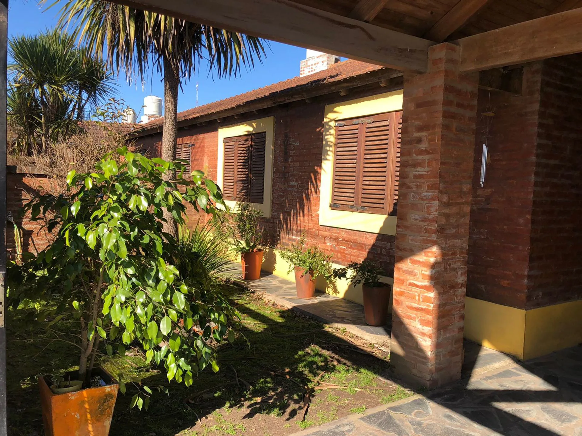 VENTA-CASA 4 AMBIENTES CON PARQUE-CHASCOMÚS foto 2