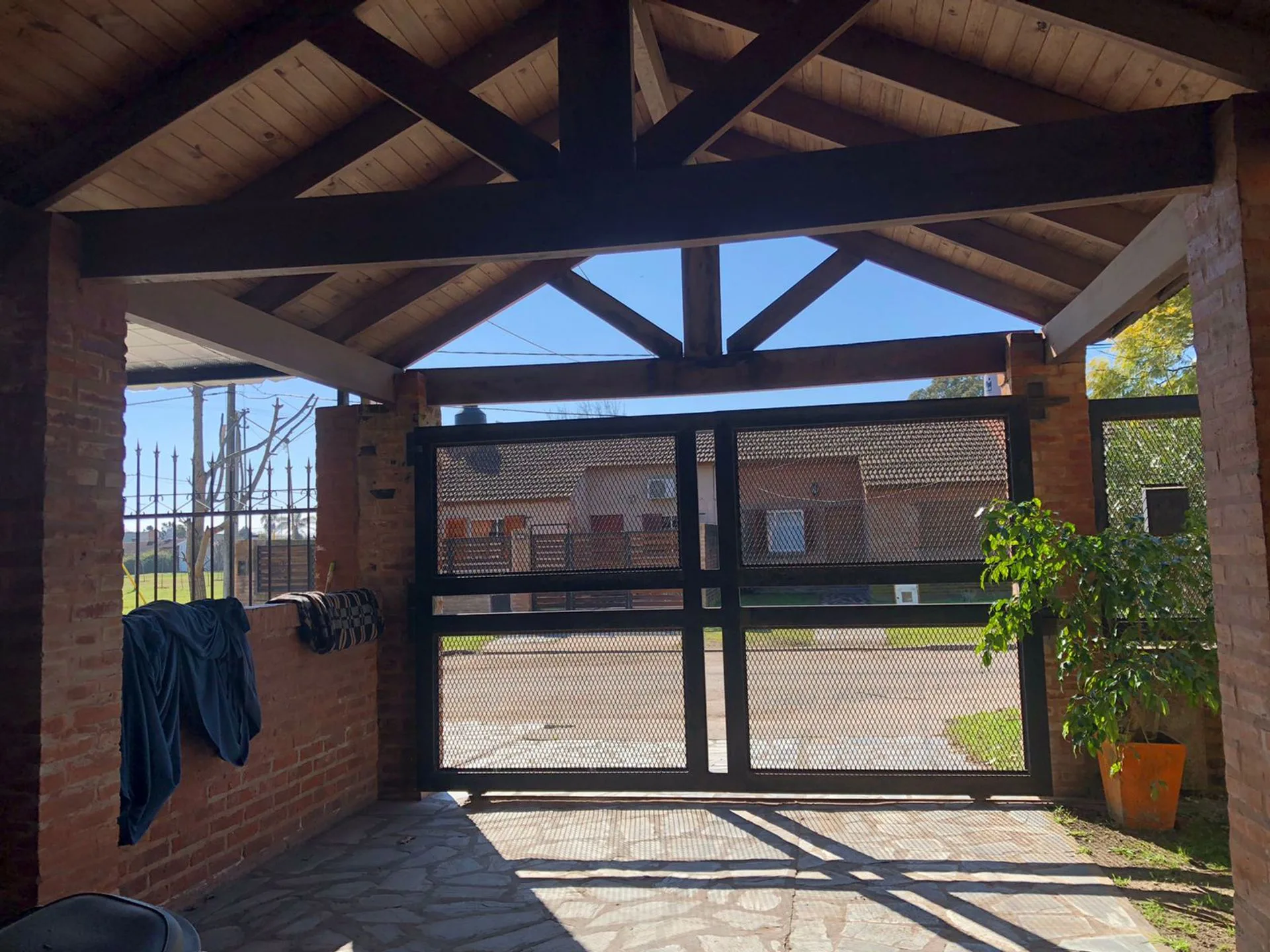 VENTA-CASA 4 AMBIENTES CON PARQUE-CHASCOMÚS foto 5