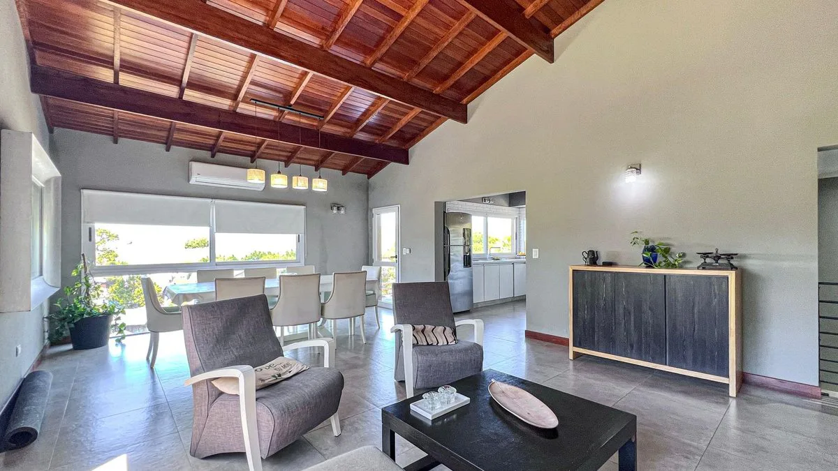 VENTA CASA 6 AMB S. DE LOS PADRES PILETA FINANCIA
