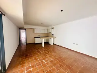 En Venta Departamento 3 Dorm. a 100 m de Boulevard foto 3