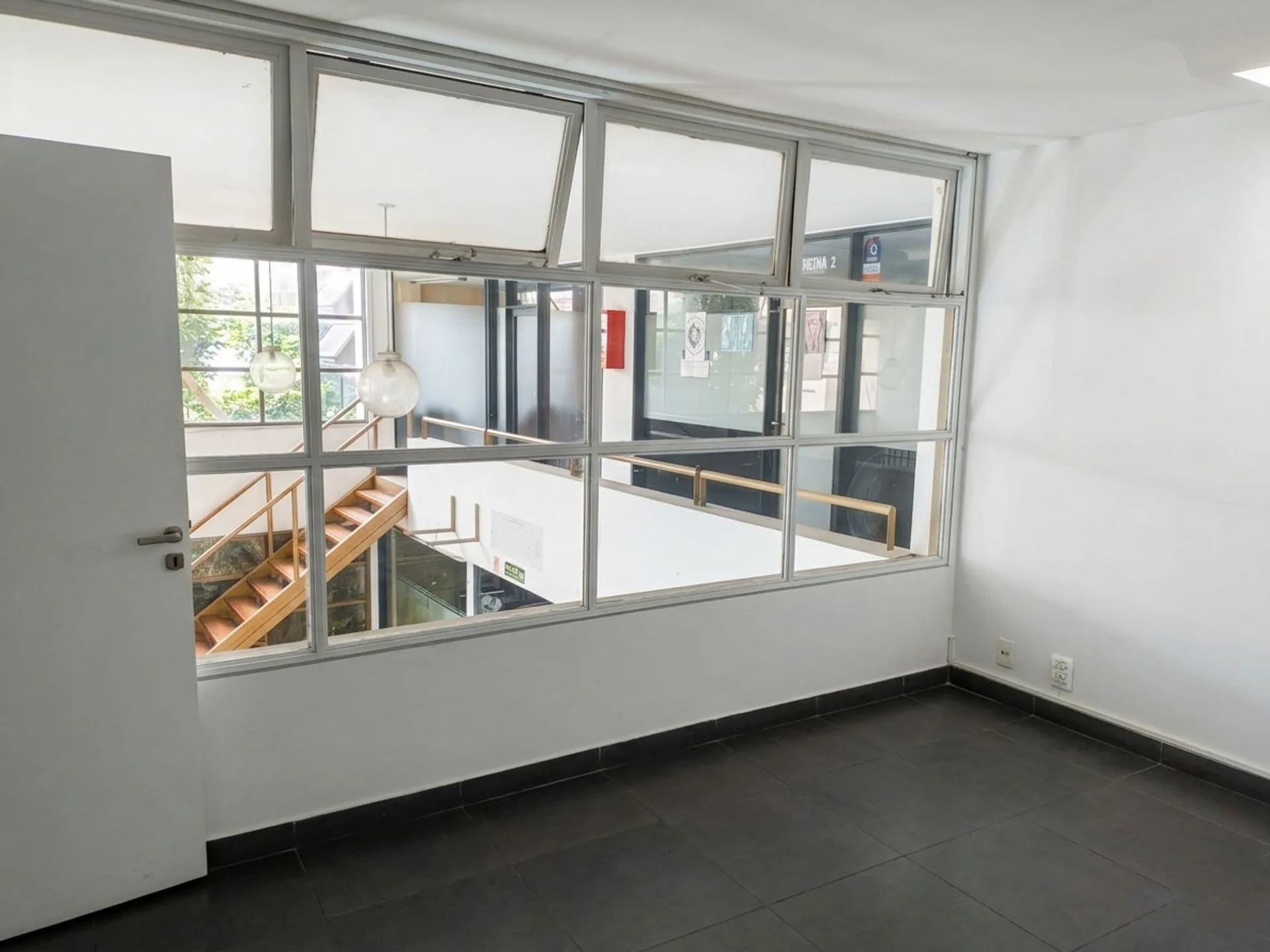 VENTA OFICINA CON COCHERA - GALERÍA CERVERA IV foto 5