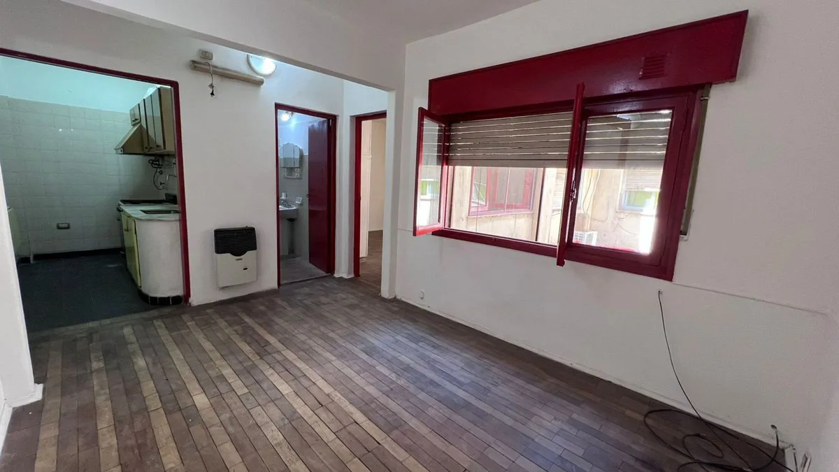 Venta Depto de 1 Dorm Santiago y 27 de Febrero foto 3