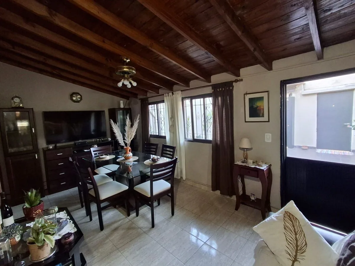 VENTA CASA VILLA LUGANO 3 DORMITORIOS IMPECABLE foto 3
