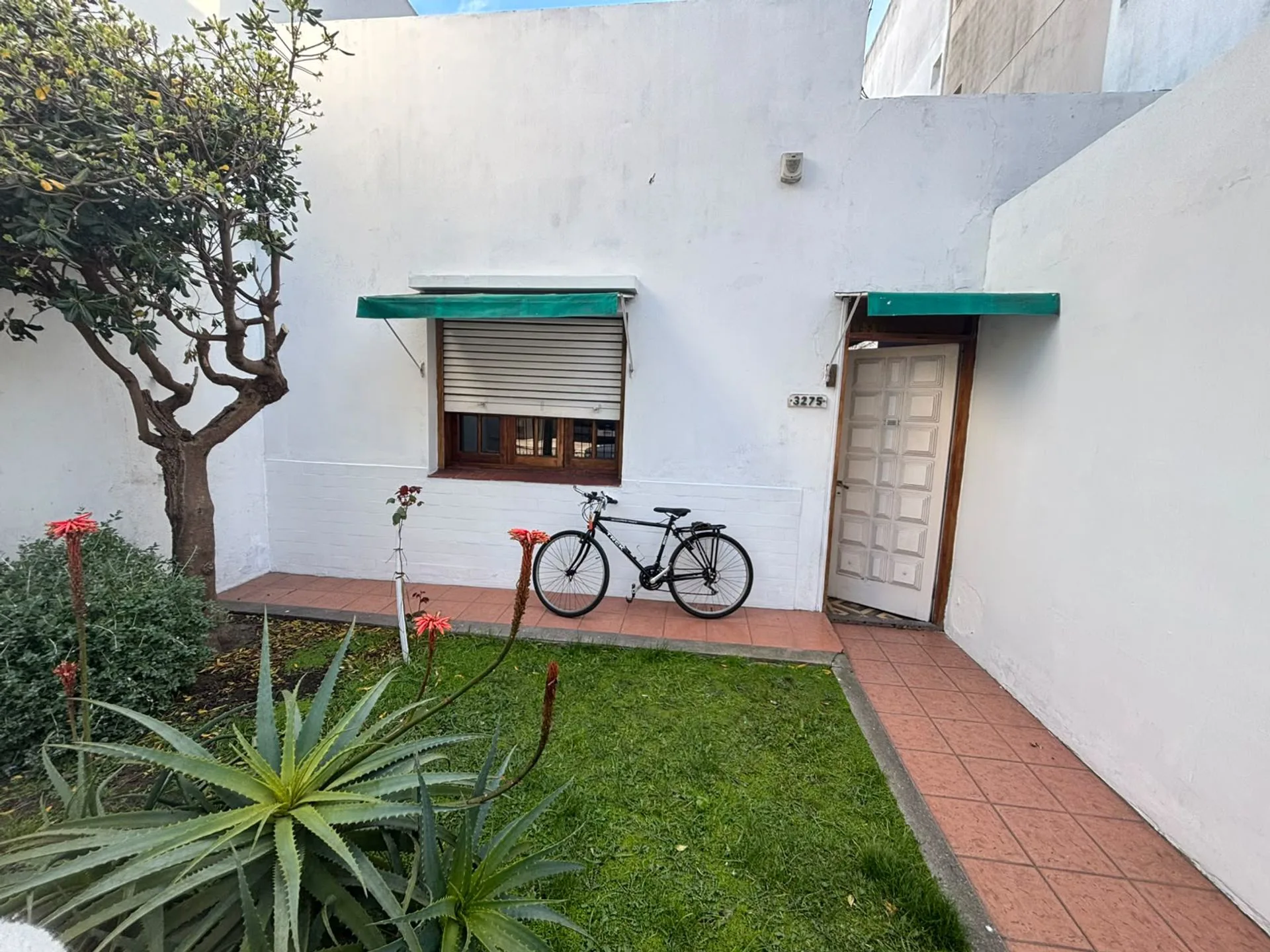 VENTA CASA 3 AMB CHAUVIN CON DEP Y COCHERA CREDITO foto 2