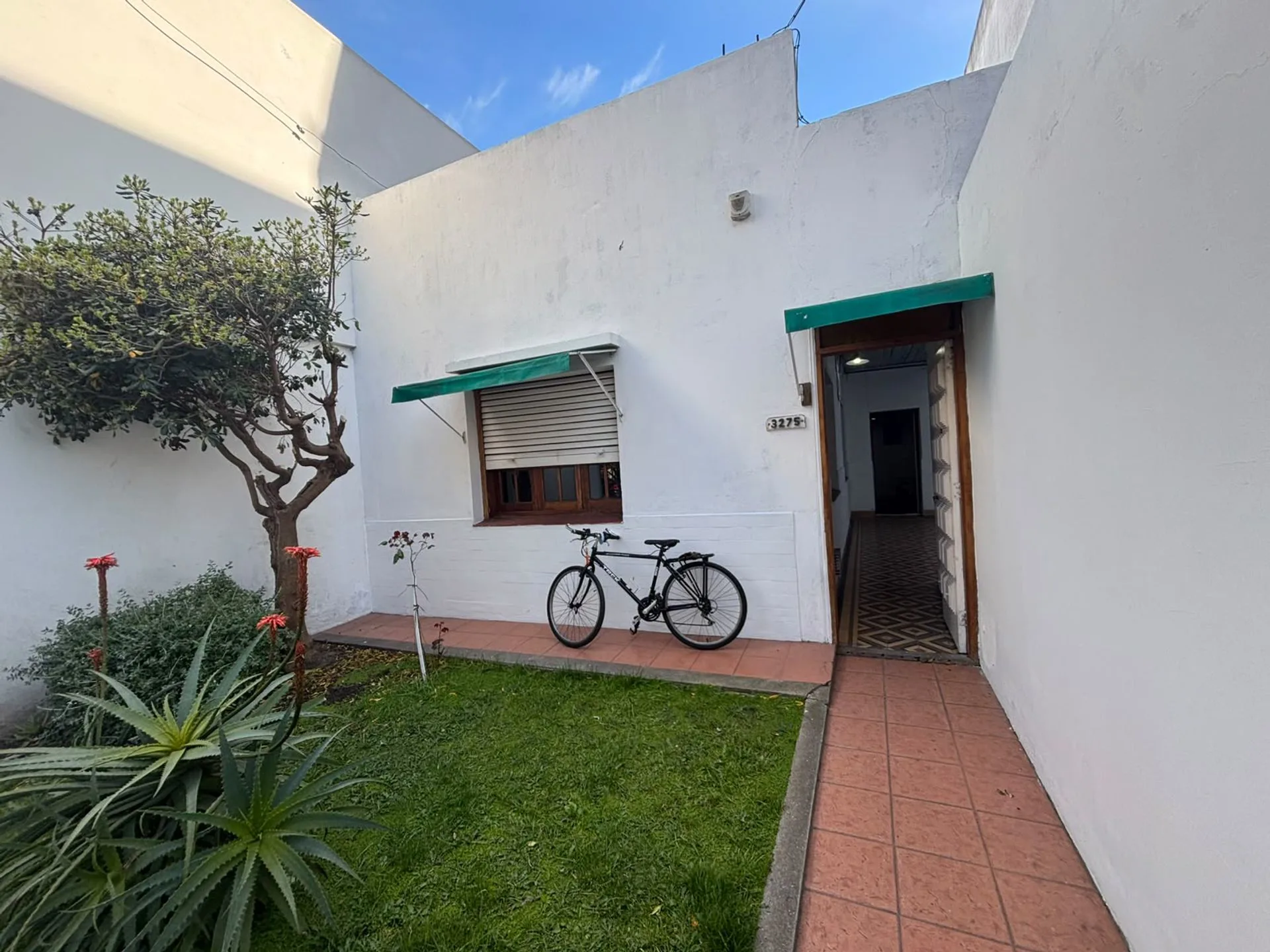 VENTA CASA 3 AMB CHAUVIN CON DEP Y COCHERA CREDITO foto 3