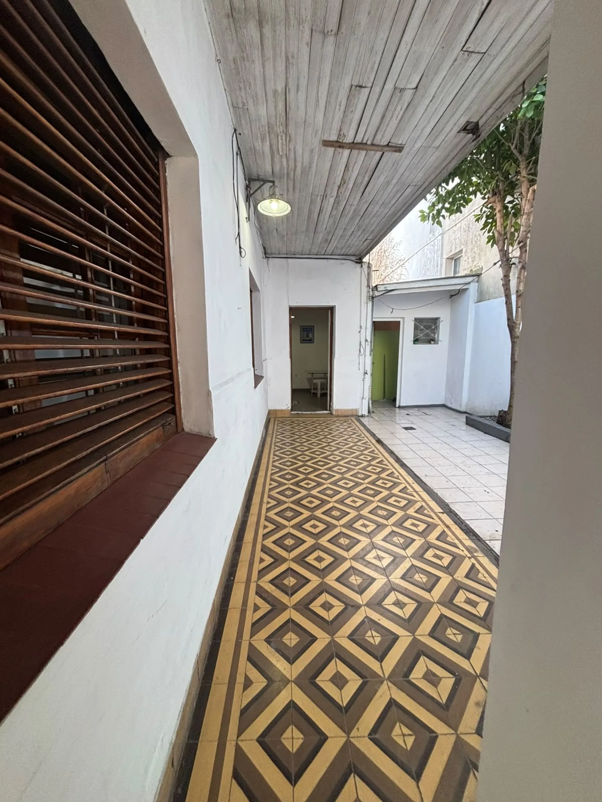 VENTA CASA 3 AMB CHAUVIN CON DEP Y COCHERA CREDITO foto 5