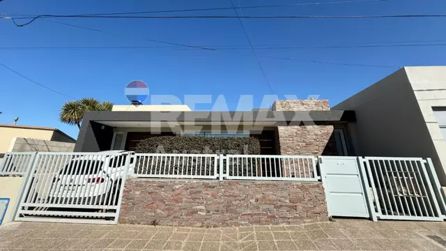 CASA MODERNA 3 DORM PATIO PILETA KM3 APTA CREDITO!