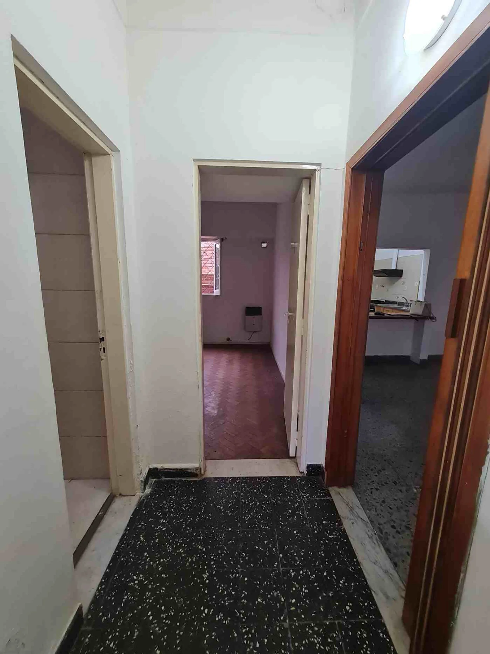 CASA EN VENTA. APTA CREDITO. BARRIO BALZARETTI. 3 foto 4