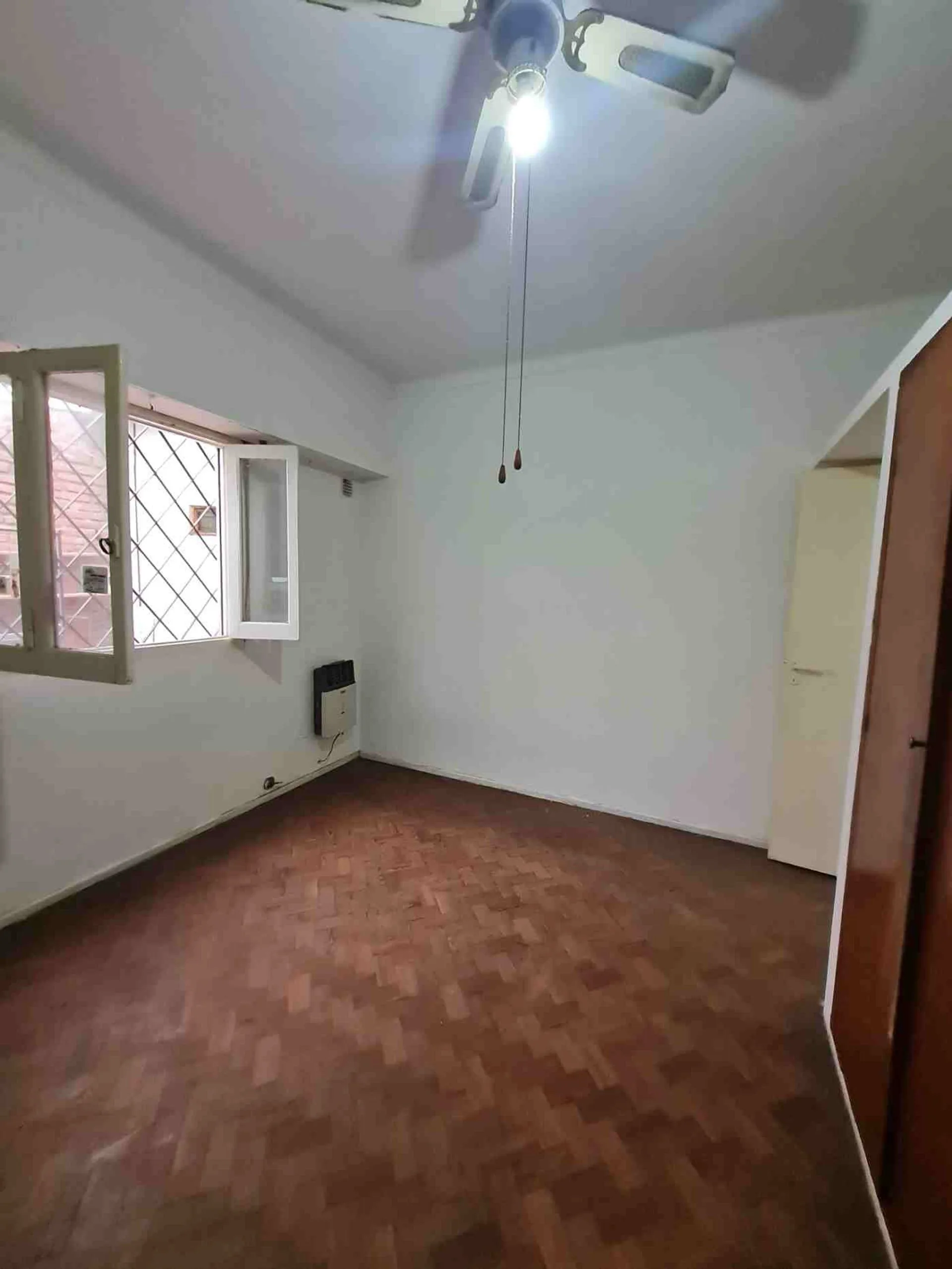 CASA EN VENTA. APTA CREDITO. BARRIO BALZARETTI. 3 foto 5