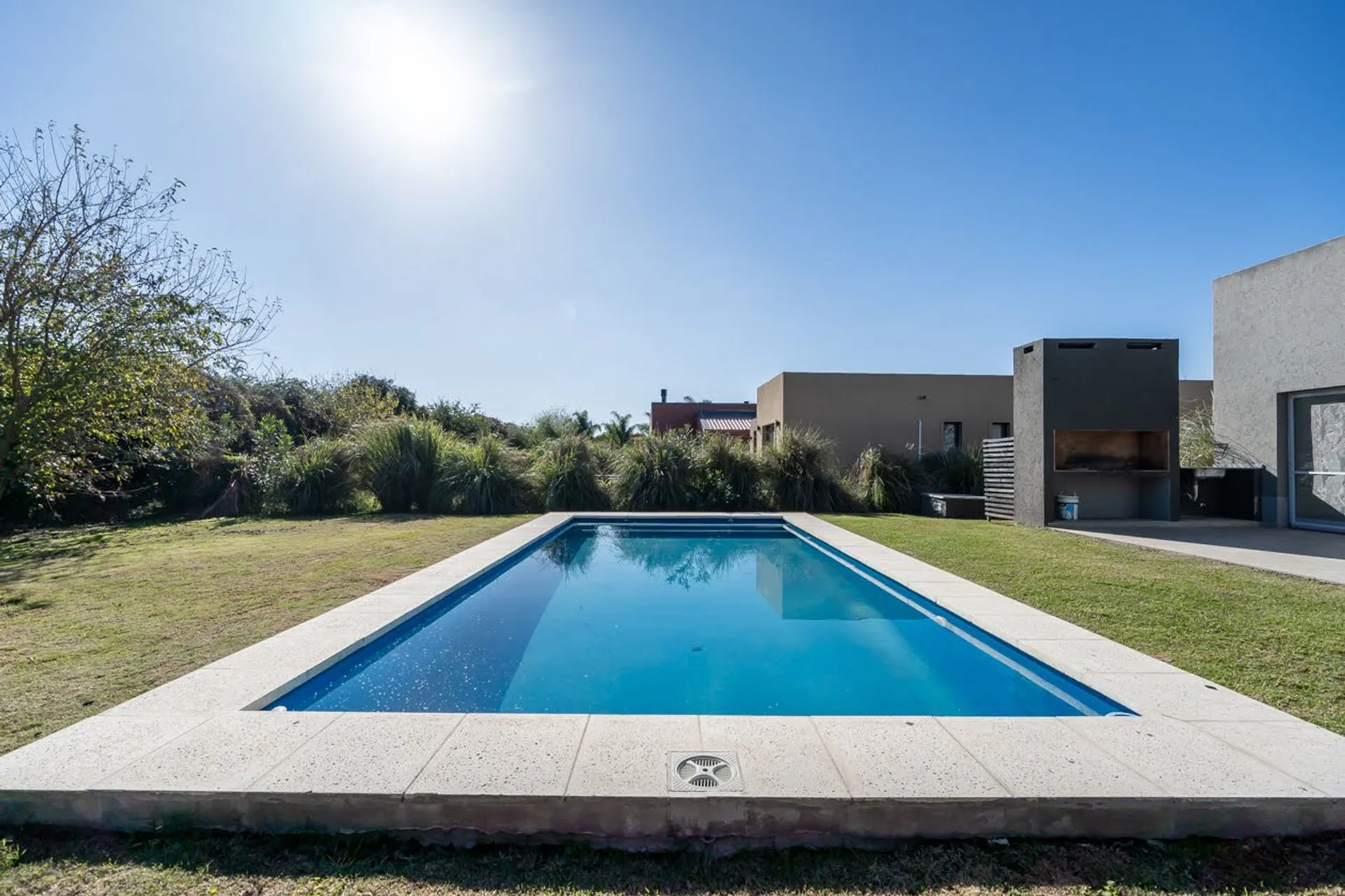 EL CANTON - BARRIO NORTE - CASA CON PISCINA - foto 2