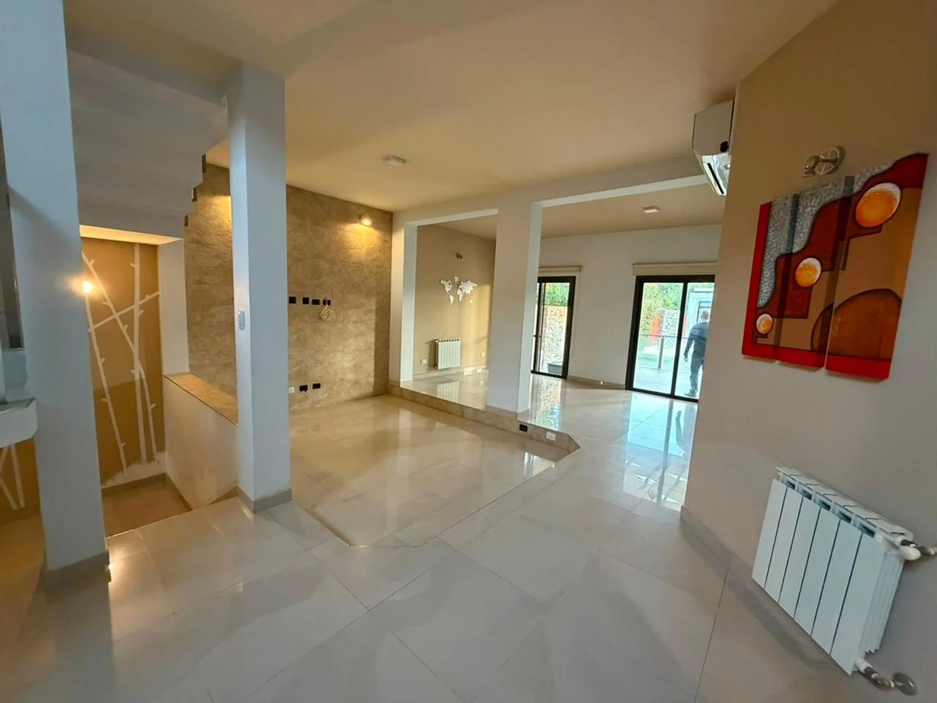 CASA EN VENTA BARRIO LOS SOLARES, RODEO DEL MEDIO foto 3