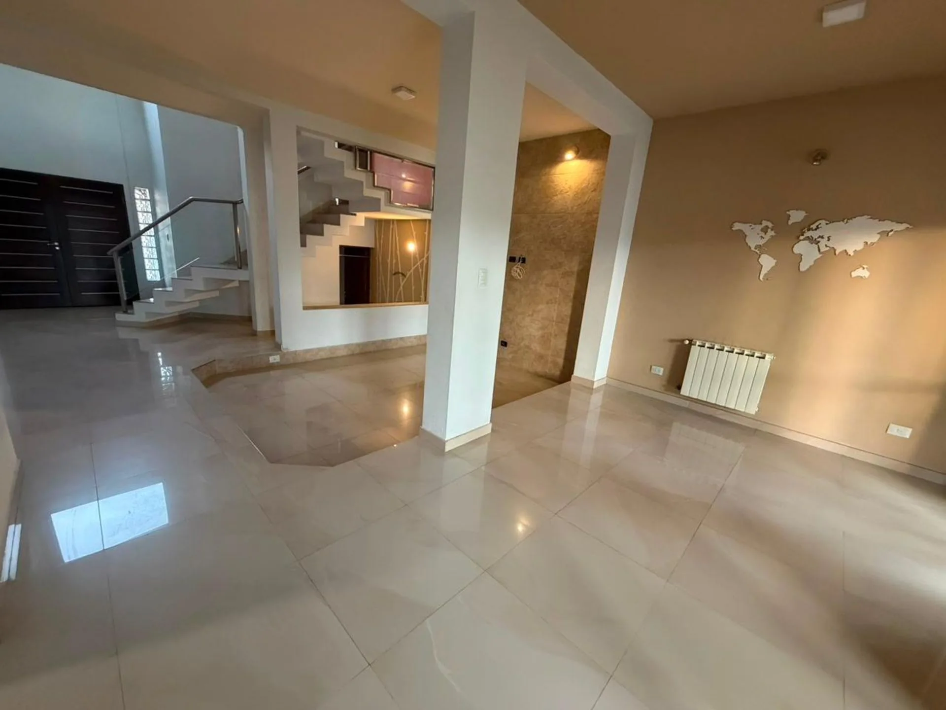 CASA EN VENTA BARRIO LOS SOLARES, RODEO DEL MEDIO foto 4