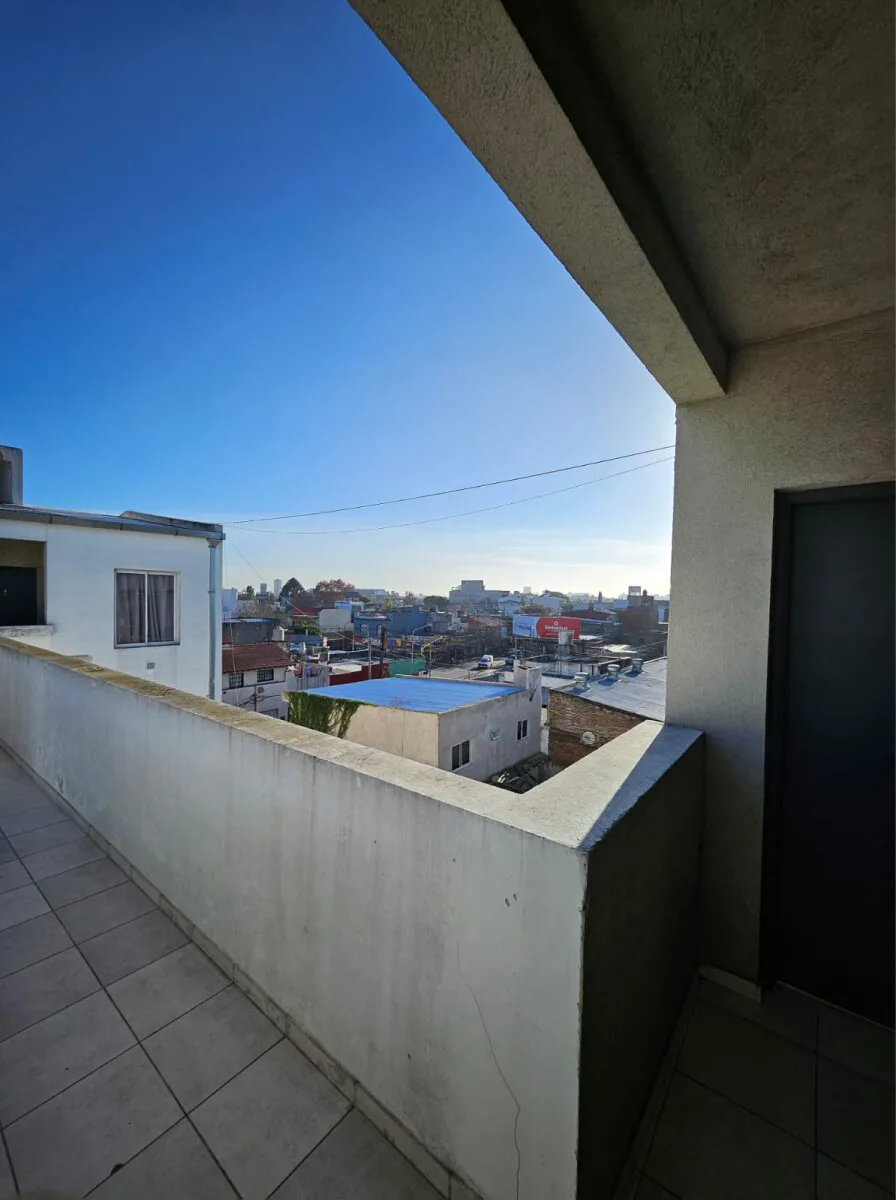 Departamento 2 ambientes con balcon - Venta foto 3