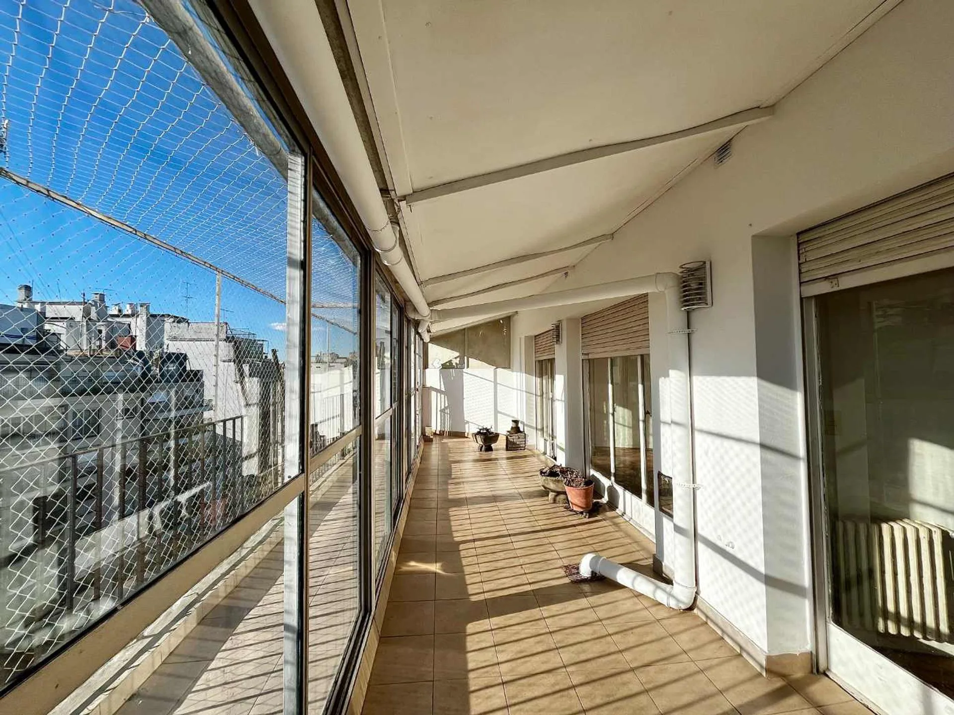 DPTO 3 AMB EN VENTA ALMAGRO CON BALCON ATERRAZADO foto 2
