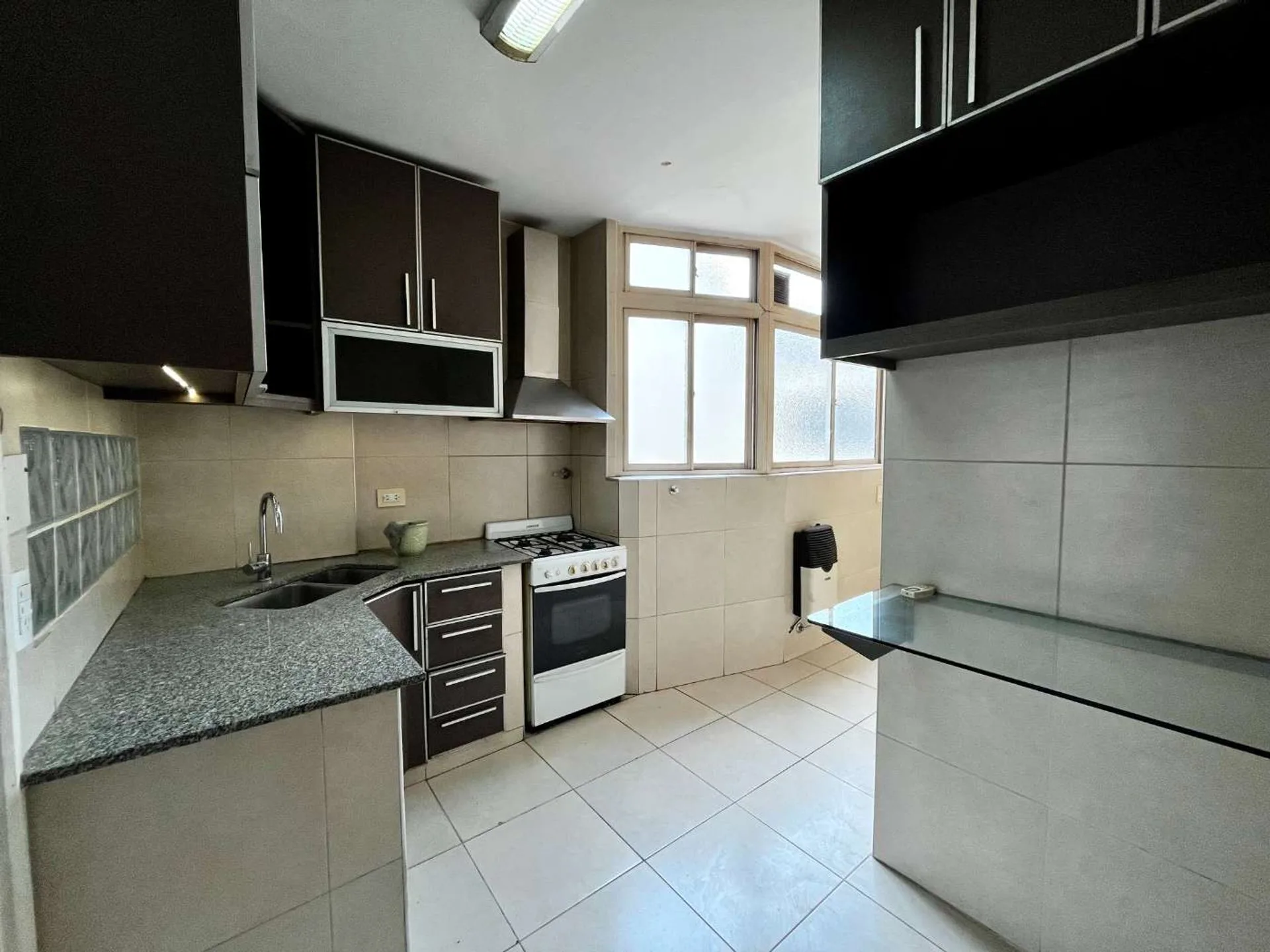 DPTO 3 AMB EN VENTA ALMAGRO CON BALCON ATERRAZADO foto 4