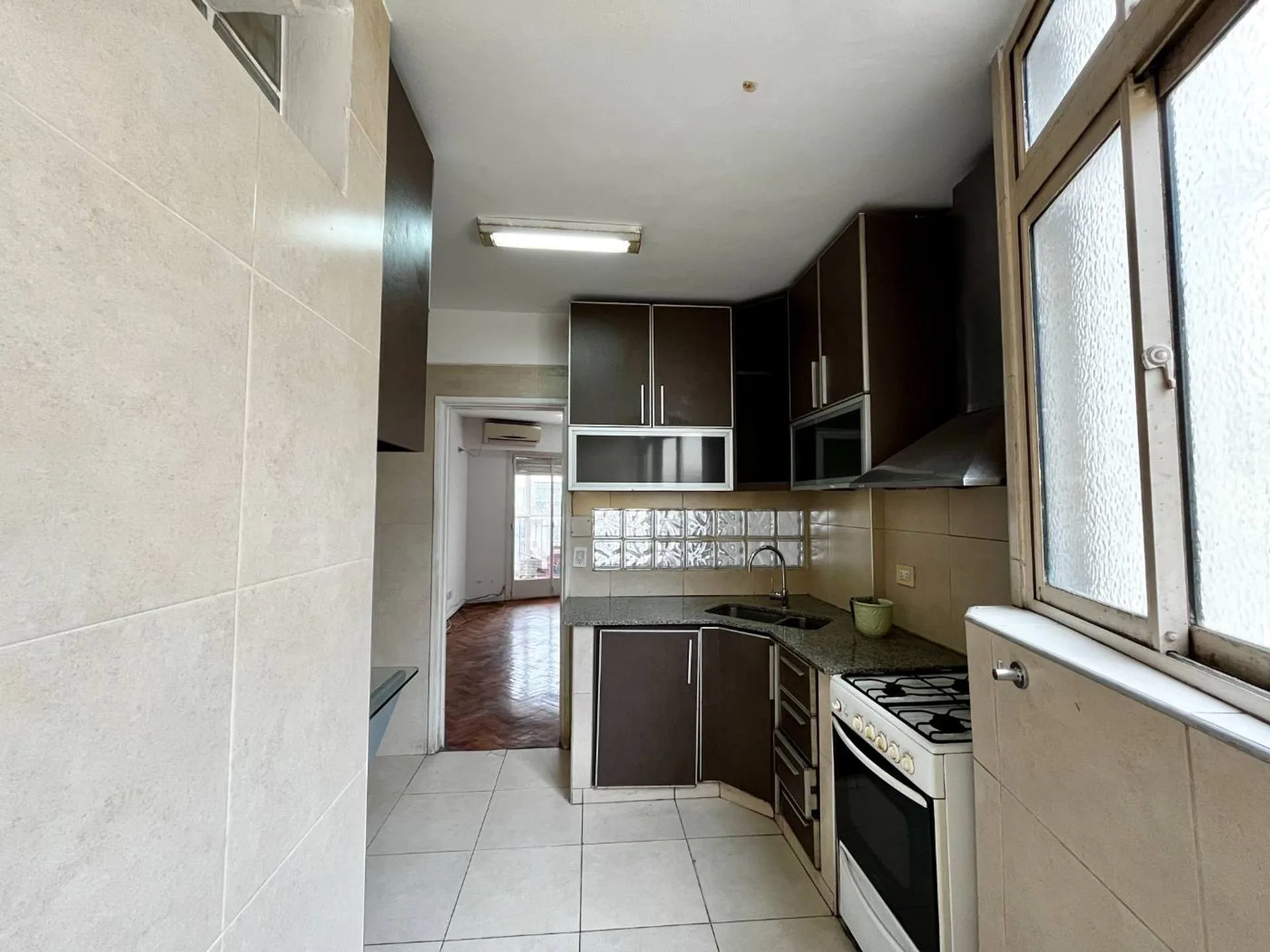 DPTO 3 AMB EN VENTA ALMAGRO CON BALCON ATERRAZADO foto 5