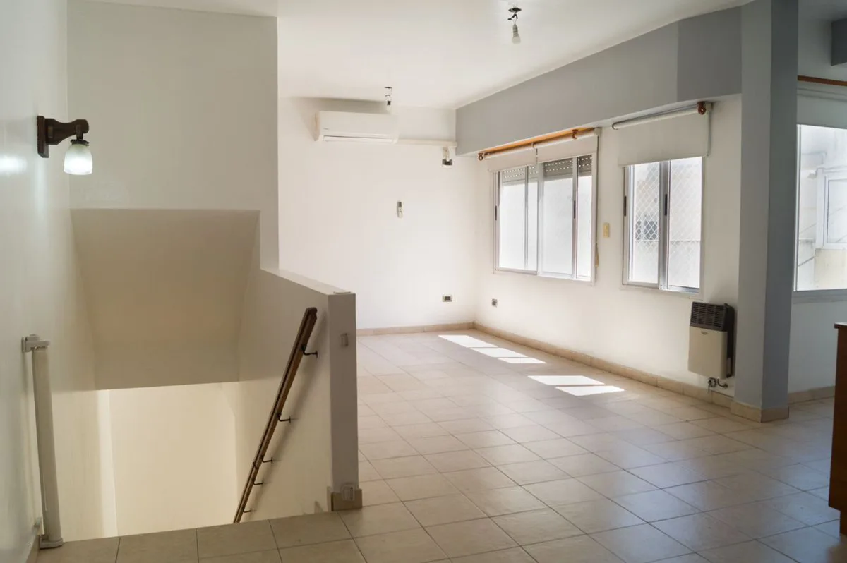 VENTA PH 2 ambientes-patio sin expensas VILLA LURO foto 3