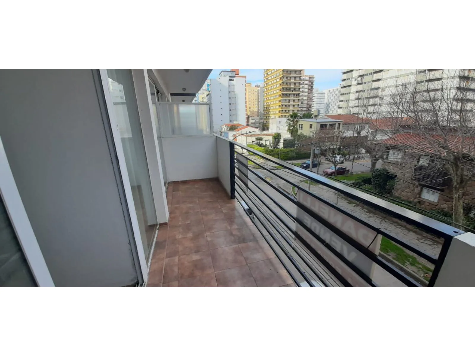 Spacious 1-Bedroom Apartment with Balcony in Miramar, Miralmar Building – photo 13 of 22