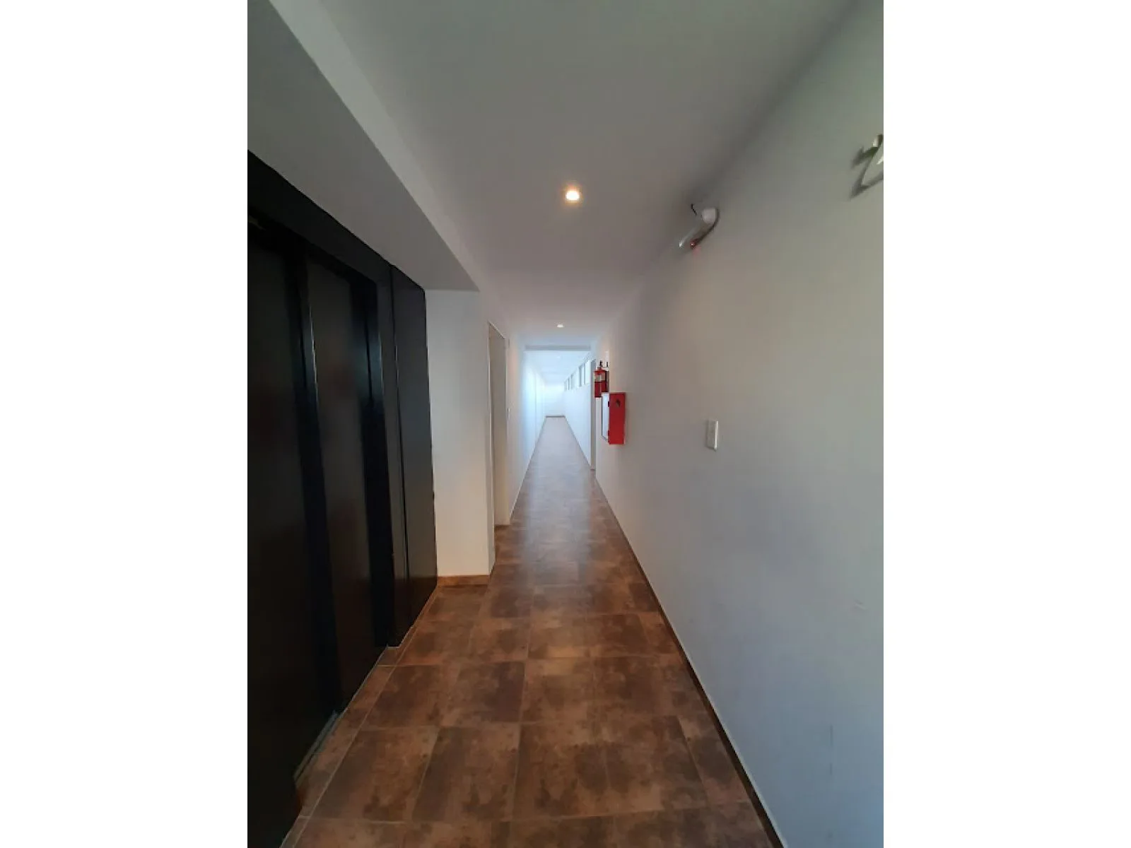 Spacious 1-Bedroom Apartment with Balcony in Miramar, Miralmar Building – photo 18 of 22