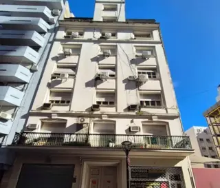 Dto de Categoría de 4 Ambientes  109 m² CABA foto 2
