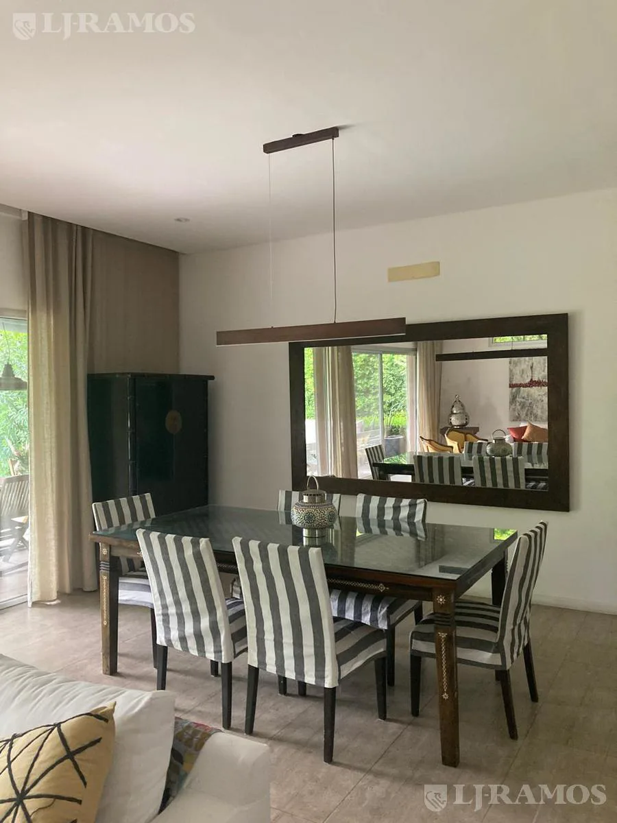 EXCELENTE CASA EN VENTA EN BARRIO SEMICERRADO DE 5 CASAS - SANTA RITA - LOMAS DE SAN ISIDRO foto 3
