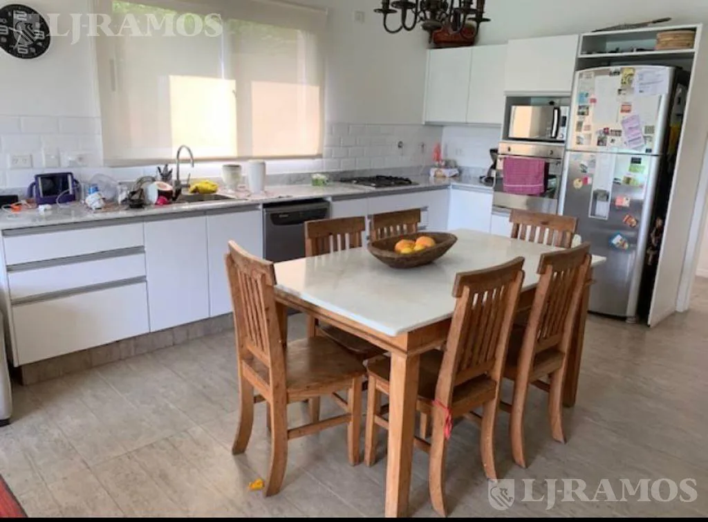 EXCELENTE CASA EN VENTA EN BARRIO SEMICERRADO DE 5 CASAS - SANTA RITA - LOMAS DE SAN ISIDRO foto 4