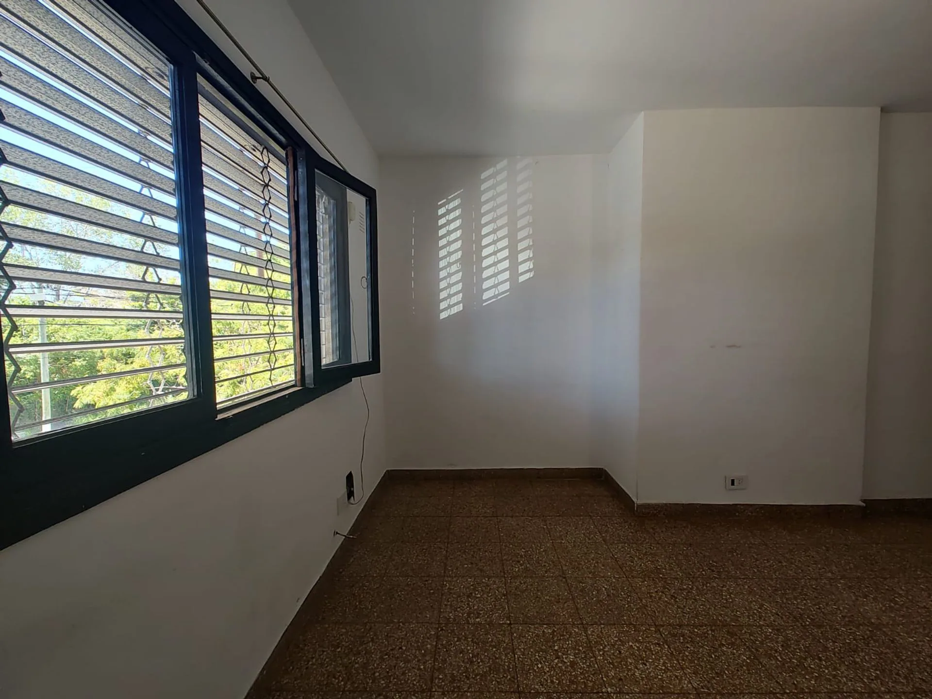 VENTA DEPARTAMENTO DOS AMBIENTES CASEROS foto 2