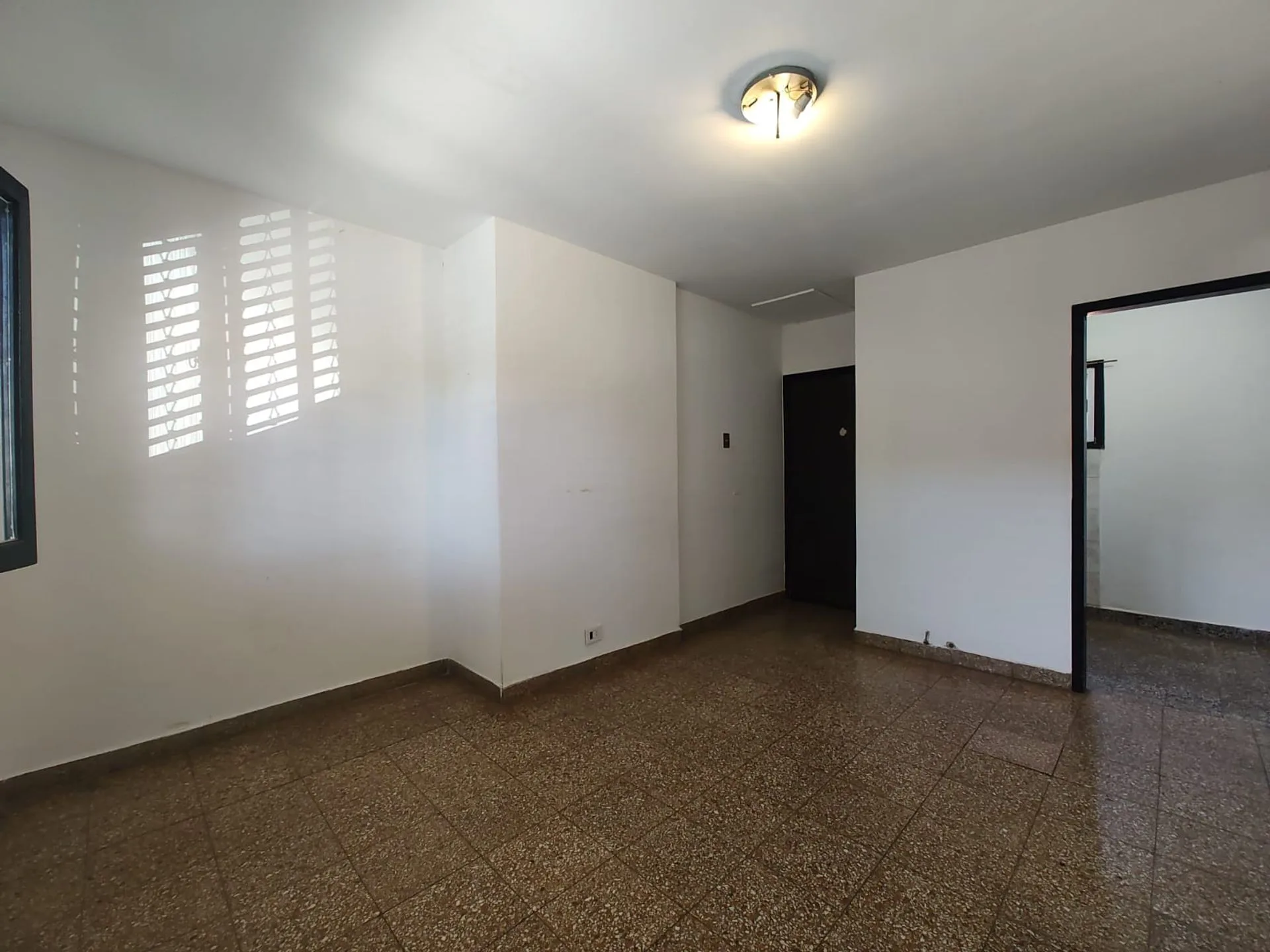 VENTA DEPARTAMENTO DOS AMBIENTES CASEROS foto 5