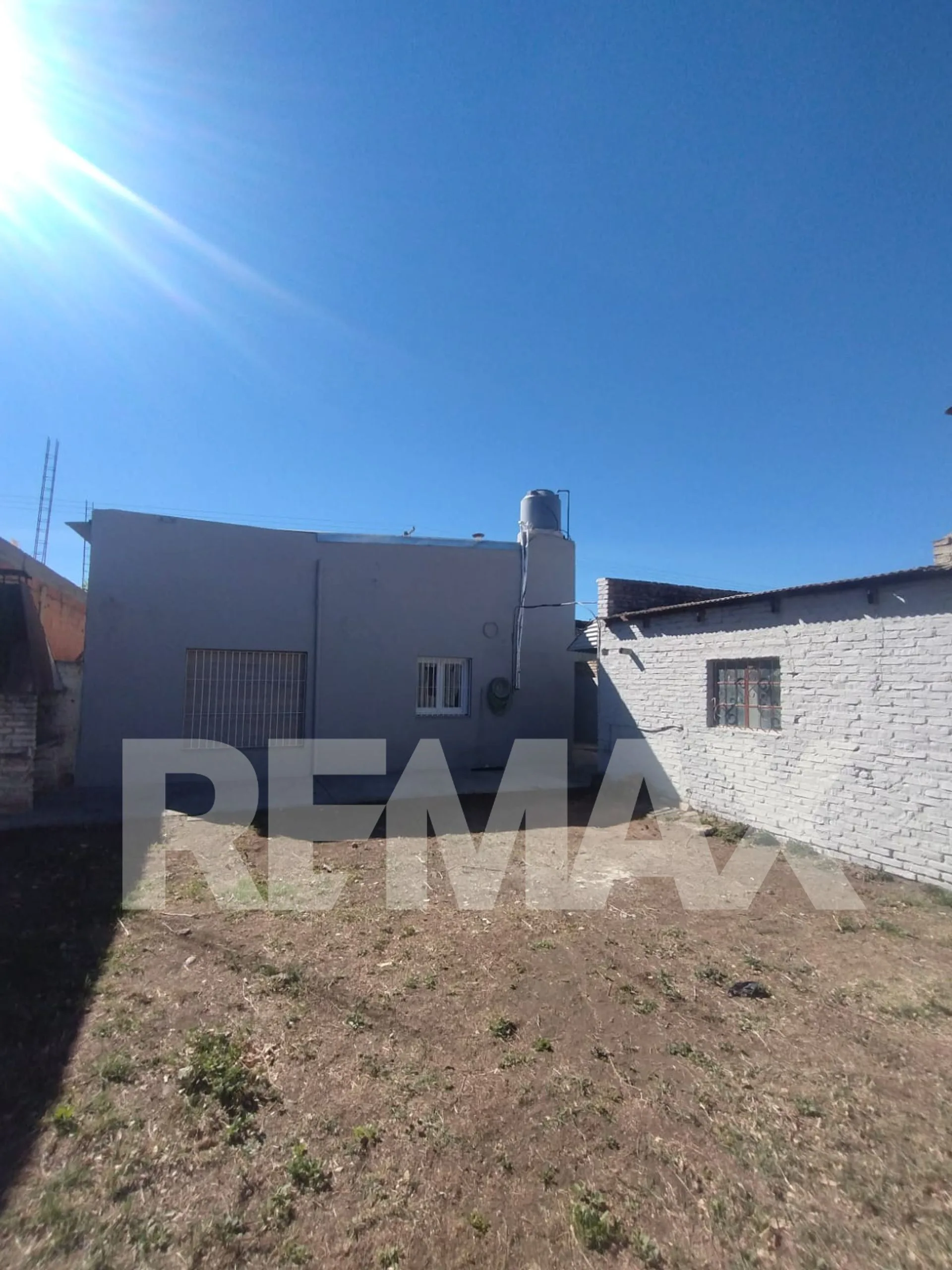 CASA EN VENTA  INGENIERO HUERGO foto 4